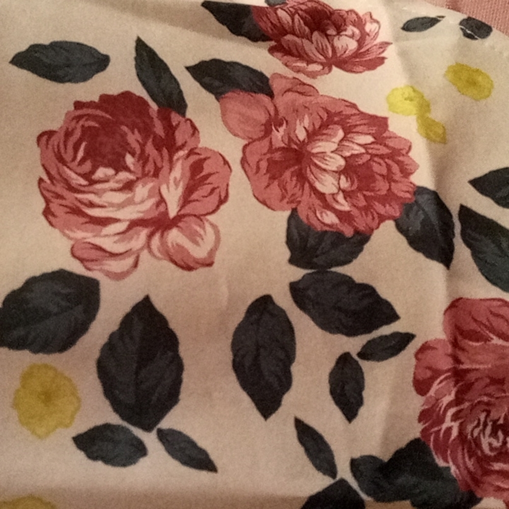 NWT Shein Halter Top with Pretty Lavender Floral Design - Picture 5 of 11